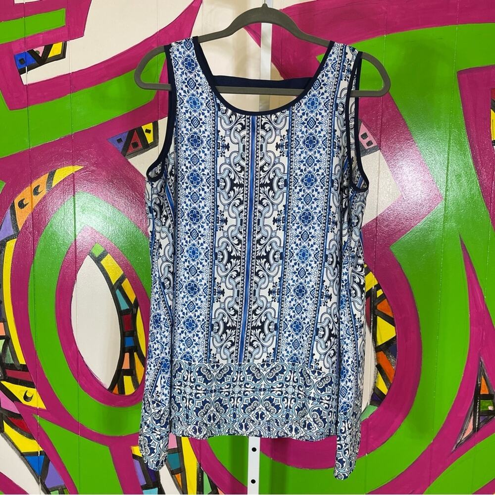 Zac & Rachel, Pretty Blue Strappy Back Tank Top. Size Medium. Excellent cond!
